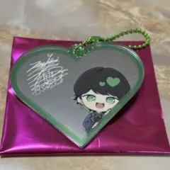 Luvless ふゆみ　　ハートアクリルミラーチャーム お披露目グッズ