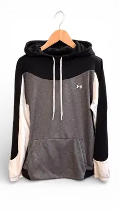 Under Armour フード付きパーカー　XL