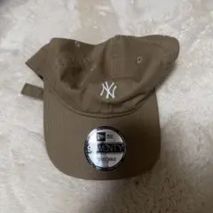9TWENTY NYロゴ ベースボールキャップ ブラウン