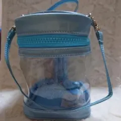 ライトブルーのジッパーバッグ