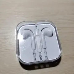 お値下げアップルではありません！ホワイト 有線イヤホン 音量調整付き ケース付き