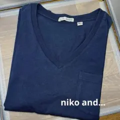 niko and... BASIC Vネック ポケットTシャツ ネイビー　Mのサムネイル