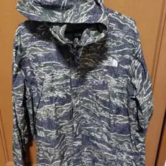 【訳有】ザノースフェイス　マウンテンパーカー　カモフラ　刺繍ロゴ前後　レア