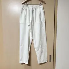 フェリシモ　新品　白パンツ　カジュアルパンツのサムネイル