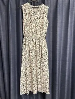 UNIQLO ユニクロ　花柄ノースリーブロングワンピース