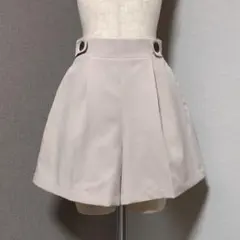 オリーブデオリーブ サイドボタン ショートパンツ ベージュのサムネイル