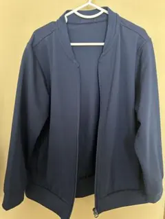 100/UNIQLO エアリズムUVカットジップアップアウターネイビー　フード無