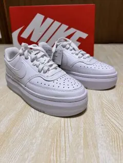 NIKE コートビジョン厚底　23cm