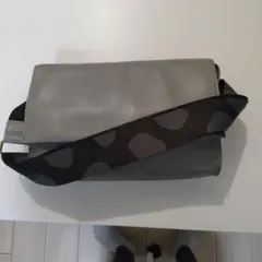 Item thumbnail for item 7d5b7c67-f3b2-476d-bbcc-a5a325c4561b