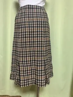 ダックスチェック柄スカート