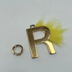 【希少】FENDI フェンディ ABClick イニシャル チャーム R 金のサムネイル
