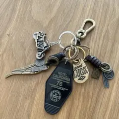 キーホルダー　カラビナ　ゴールド　ブロンド　ヴィンテージ　グッドラック　アメカジ