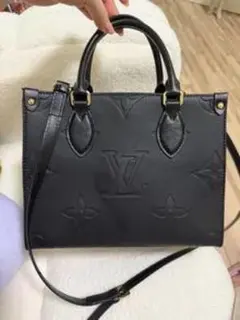 LOUIS VUITTON オンザゴー モノグラム アンプラント