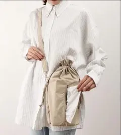 3COINS ティッシュケースバッグ（ベージュ）