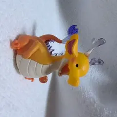 ドラゴン型フィギュア オレンジと黄色