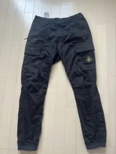 STONE ISLAND ブラックカーゴパンツ