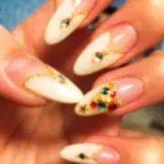 みい
