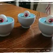 トム