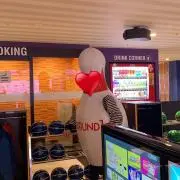 よんやん