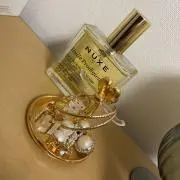 エリの画像