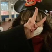 (^_−)−☆