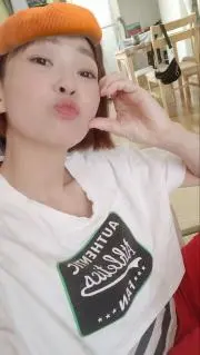 アカネコ