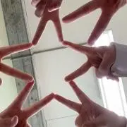 みい
