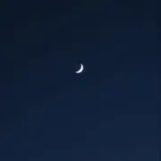 三日月の画像
