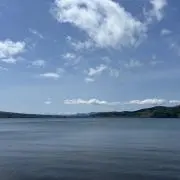 み