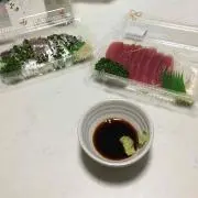 つよん