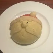 トム
