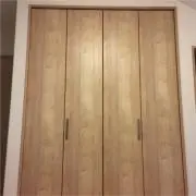 クローゼット整理中