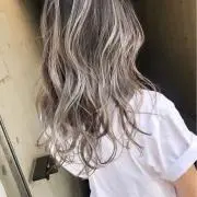 neki.