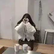み な な .