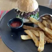 ハンバーガーパクパクの画像