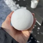 MoMの画像