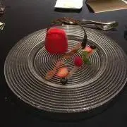 やさ