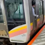 ひい