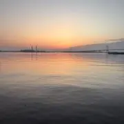 にく