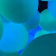 み