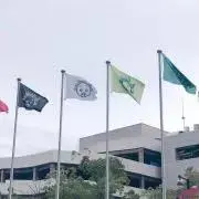 1002☺︎