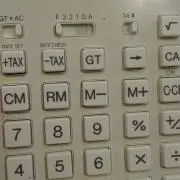 M M