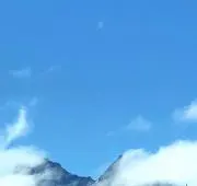 澄み渡る空の画像