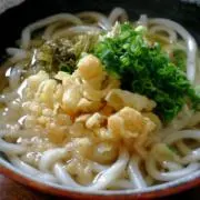 天かすうどんの画像