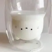 猫牛乳の画像