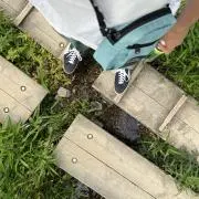 トム
