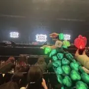 るあ