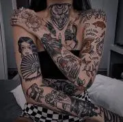 810