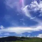 くじら雲の画像
