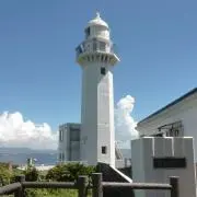 白い灯台の画像